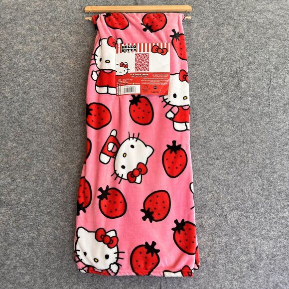 Hello Kitty Verry Berry Fleece Blanket 50”x70”‎ Silk Touch Throw Sanrio Soft NWT - Picture 3 of 5